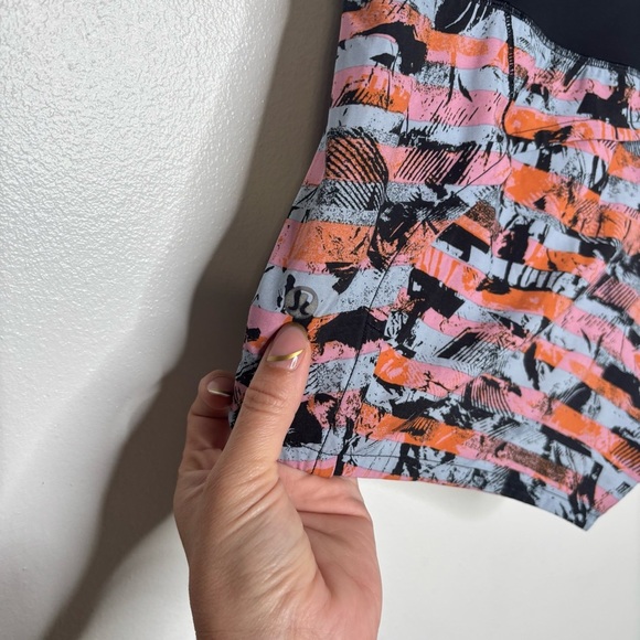 BOGO ✨ Lululemon Athletica Run Times Short ll Size 8 Women’s Gym Athletic - Picture 7 of 10